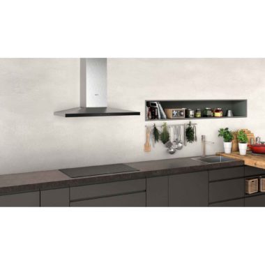 D95QFM4N0-IN-KITCHEN